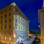 Canada, Bw Premier Collection Hotel Roma